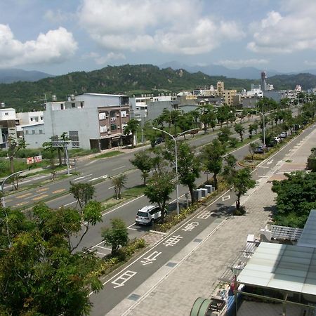 I Star Bed And Breakfast Taitung ภายนอก รูปภาพ